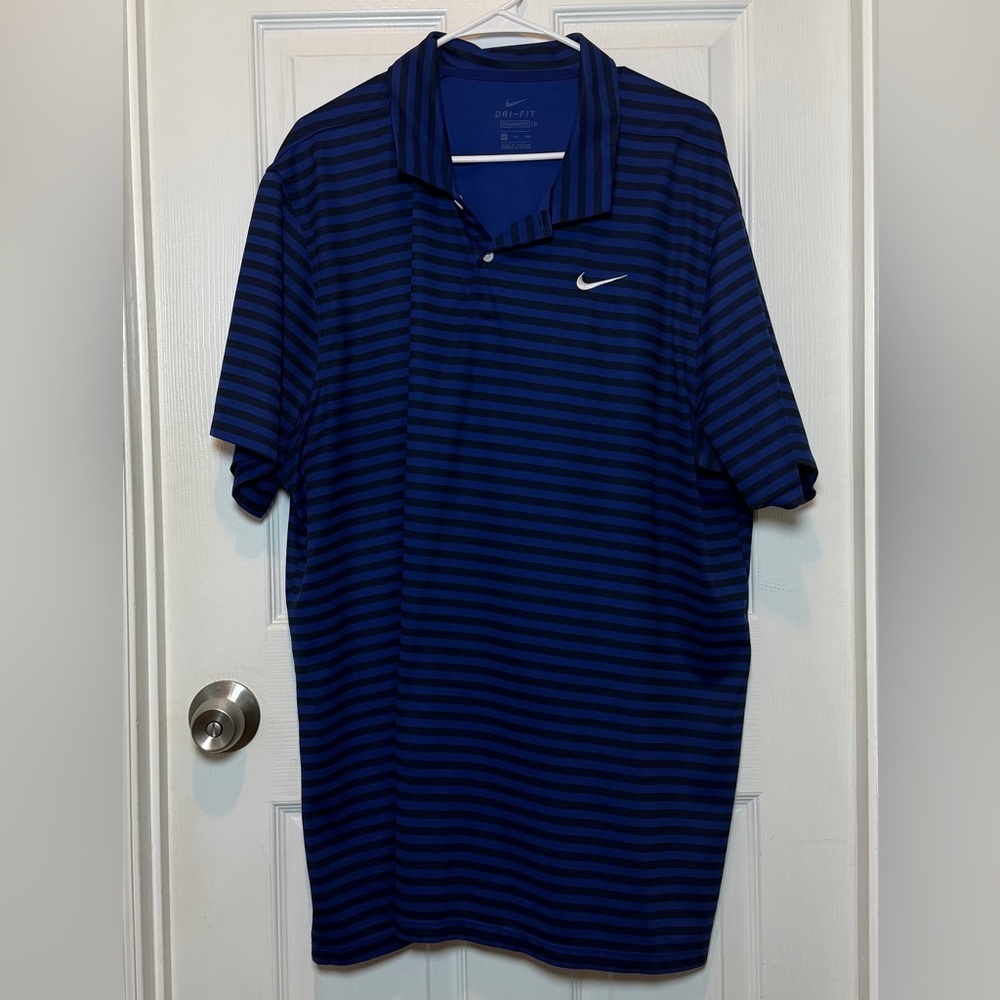 Nike Men's Blue and Black Striped Polo Size 3XL